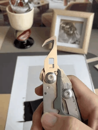 Tactical 8-in-1 Medical Trauma Shears with Window Breaker