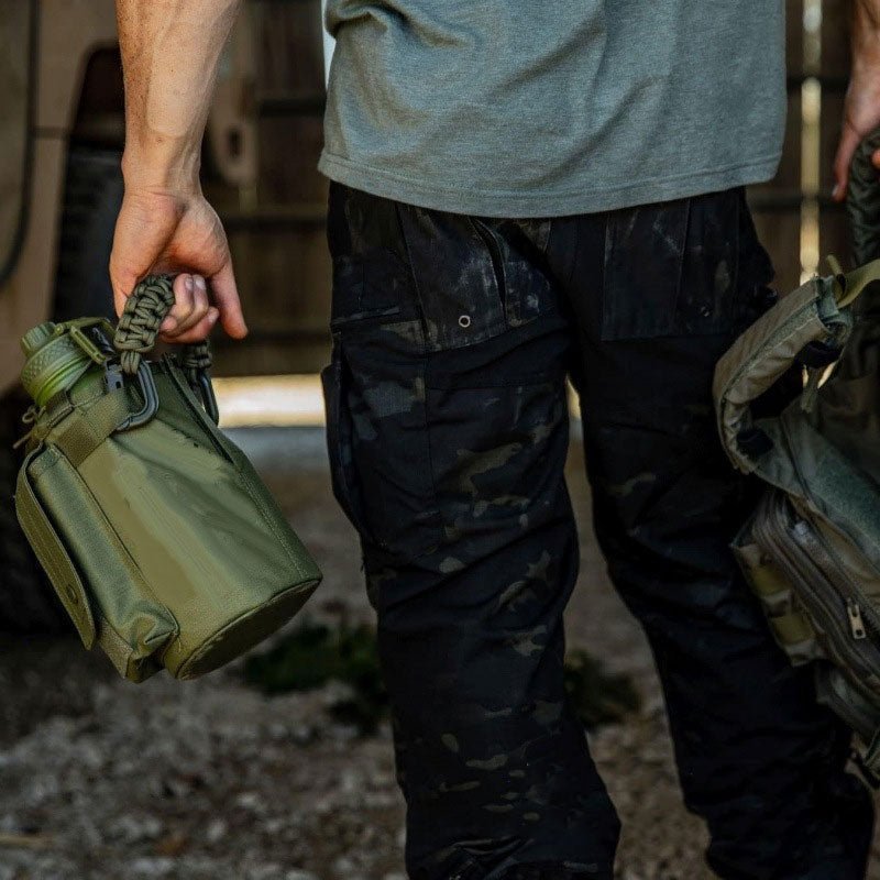 64oz Large-Capacity Stainless Steel Space Bottle: Leak-Proof, Convenient Handle