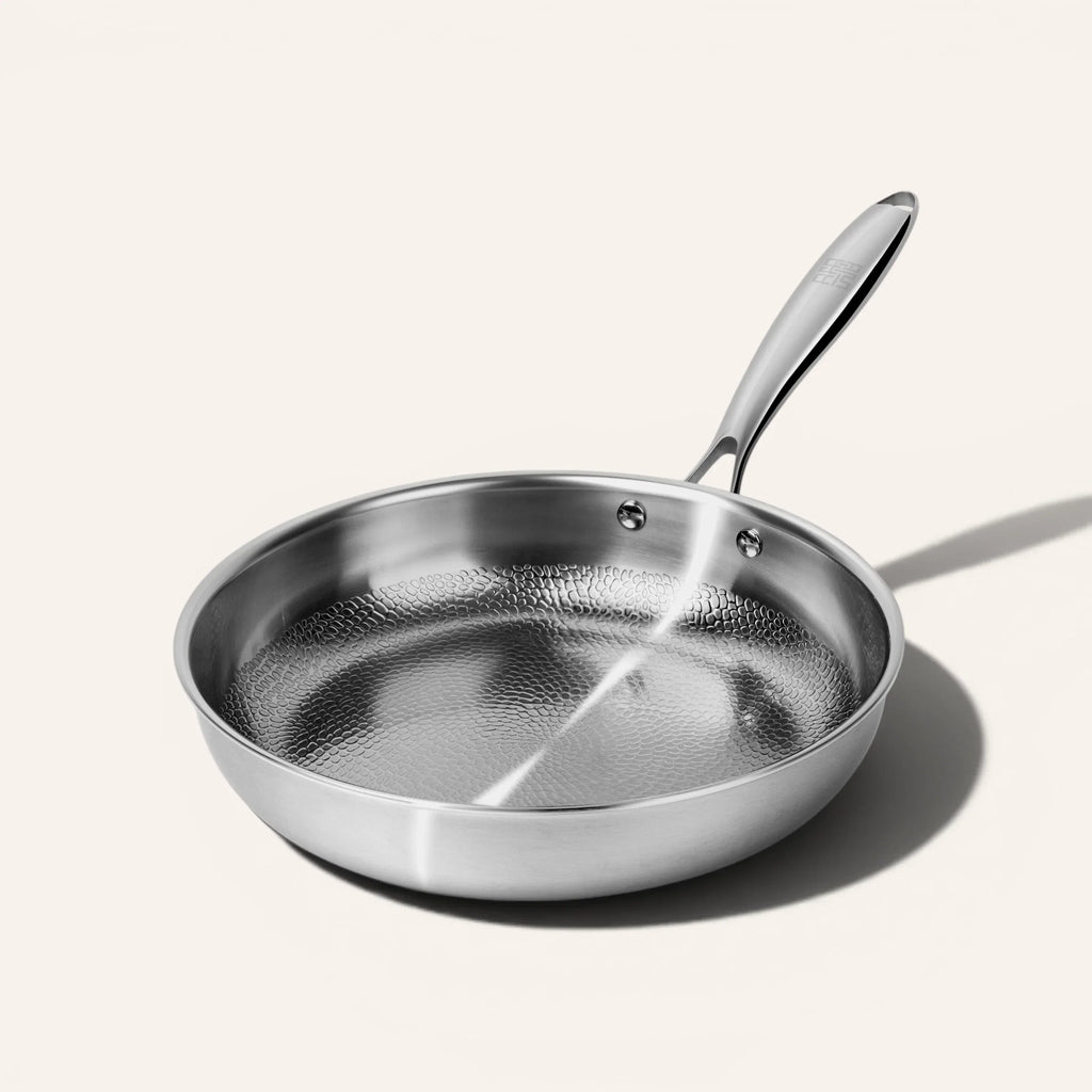 2026 Bestselling Titanium Alloy Frying Pan (200,000 units sold): Uncoated, fast heating, durable, wear-resistant, a must-have for every household.