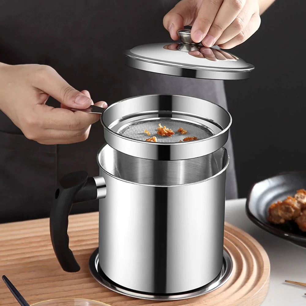 🍳 LIMITED-TIME 50% OFF! ✨ 304 Stainless Steel Oil Keeper with Filter – Food-Grade, Fine Mesh, Drip-Proof 🛡️