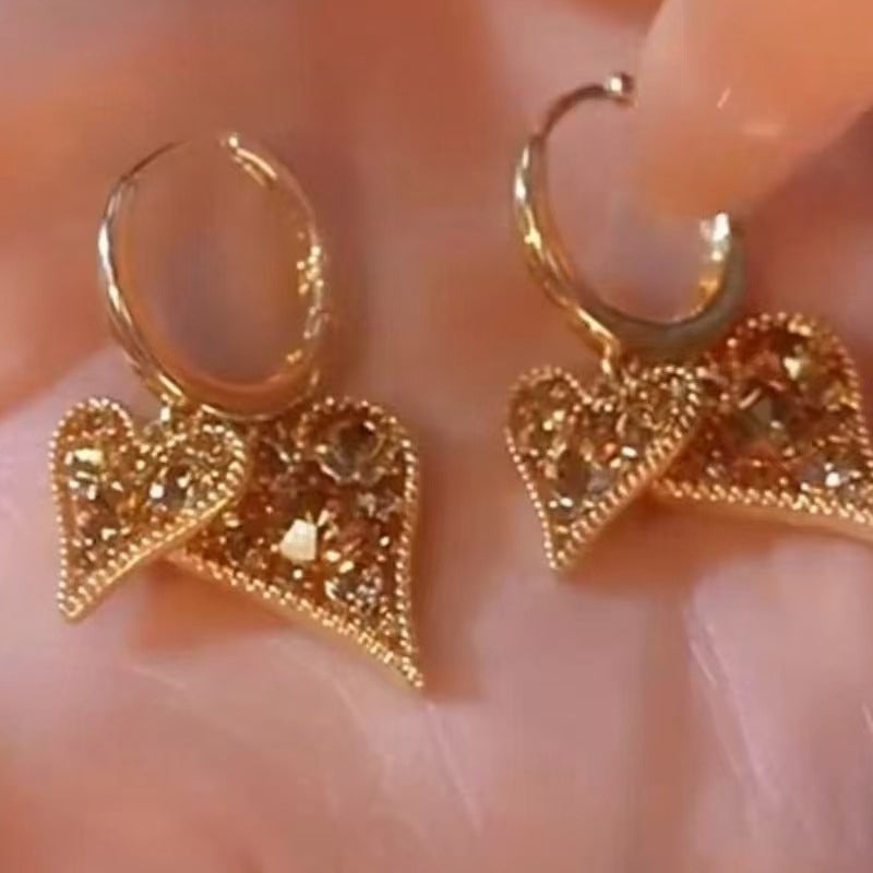📢📢50% OFF !! ⏰Elegant Sparkling Heart Hoop Earrings