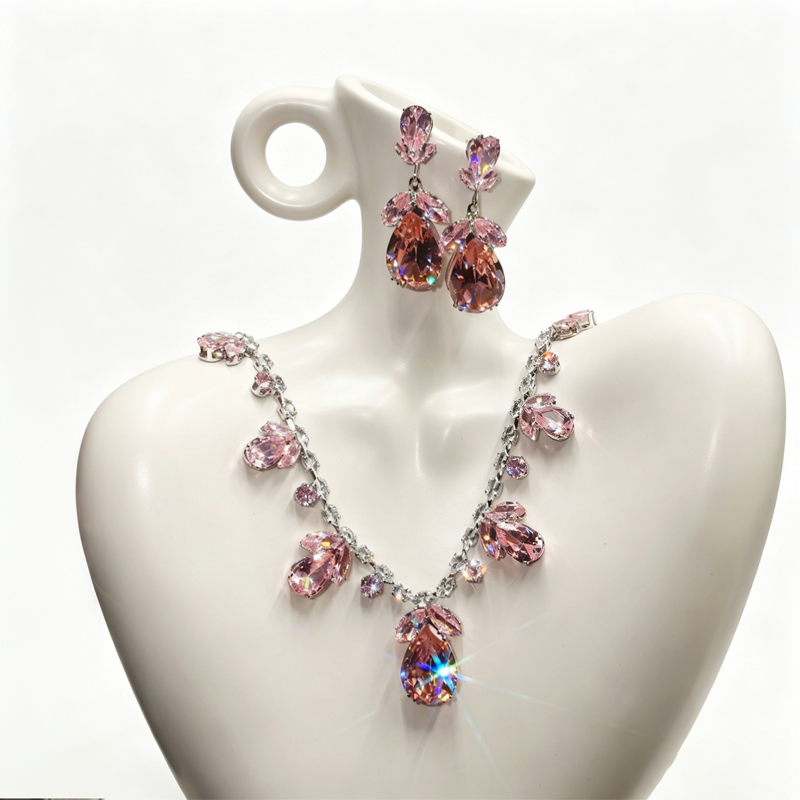 Elegant Tulip Necklace and Earrings Set