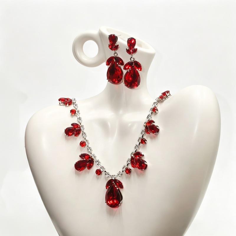 Elegant Tulip Necklace and Earrings Set